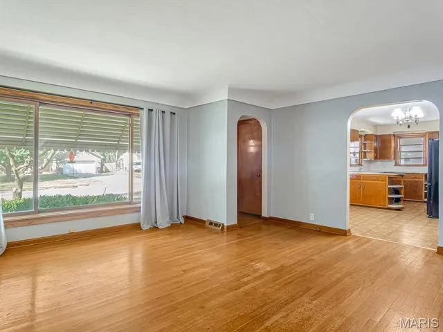 $2,000 | 1622 West Boulevard, Belleville, IL 62221