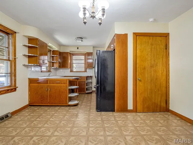 $2,000 | 1622 West Boulevard, Belleville, IL 62221