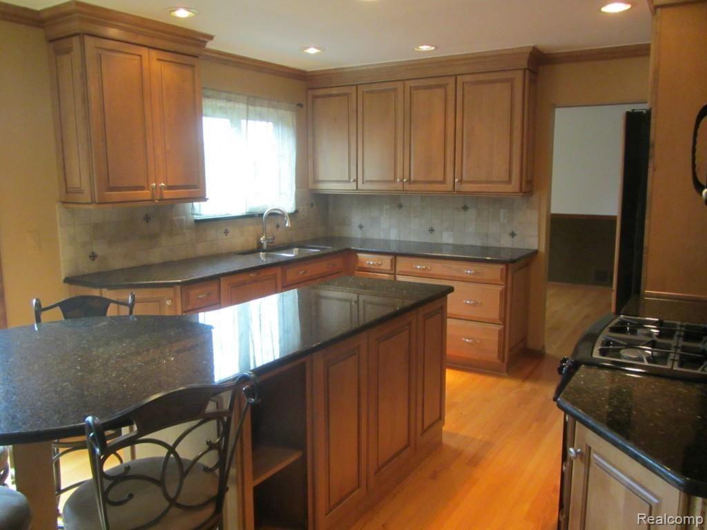 2257 Norton Road Rochester Hills, MI 48307 - Photo 5 of 27