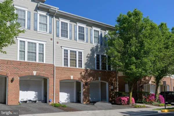 $3,700 | 7131 Huntley Creek Place, Unit 53, Alexandria, VA 22306