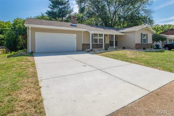 $323,000 | 1358 Green Mist Drive, Fenton, MO 63026