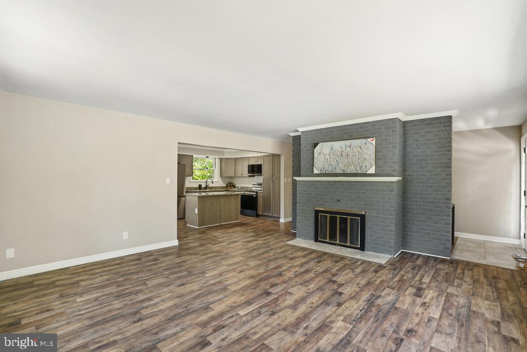 309 Cedar Ridge Drive Oxon Hill, MD 20745 - Photo 12 of 45 Spacious living area with modern charm.