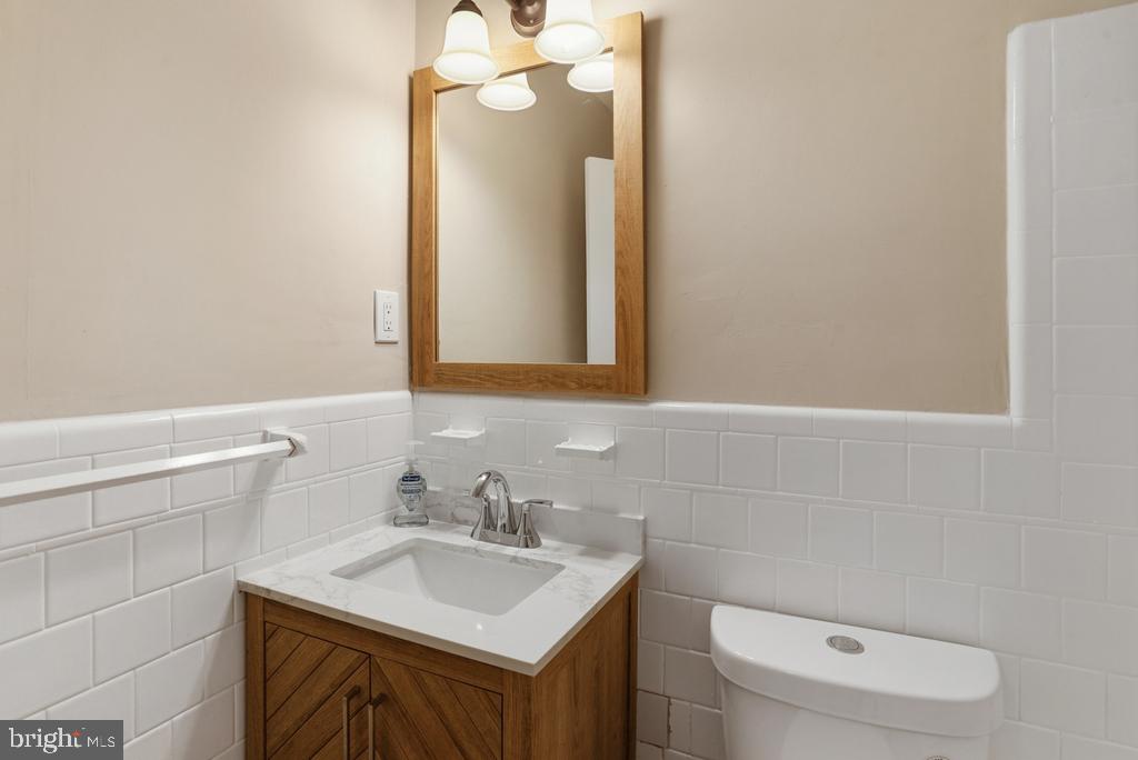 309 Cedar Ridge Drive Oxon Hill, MD 20745 - Photo 43 of 45 Charming bathroom with modern touches.