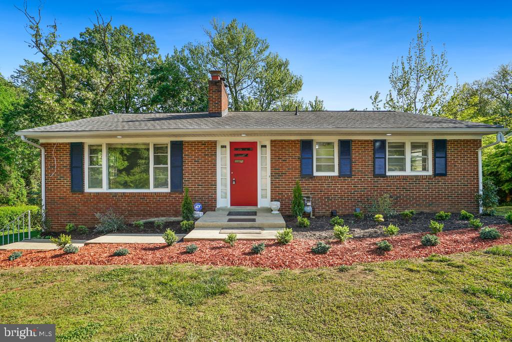 309 Cedar Ridge Drive Oxon Hill, MD 20745 - Photo 5 of 45 Charming brick home with vibrant curb appeal.
