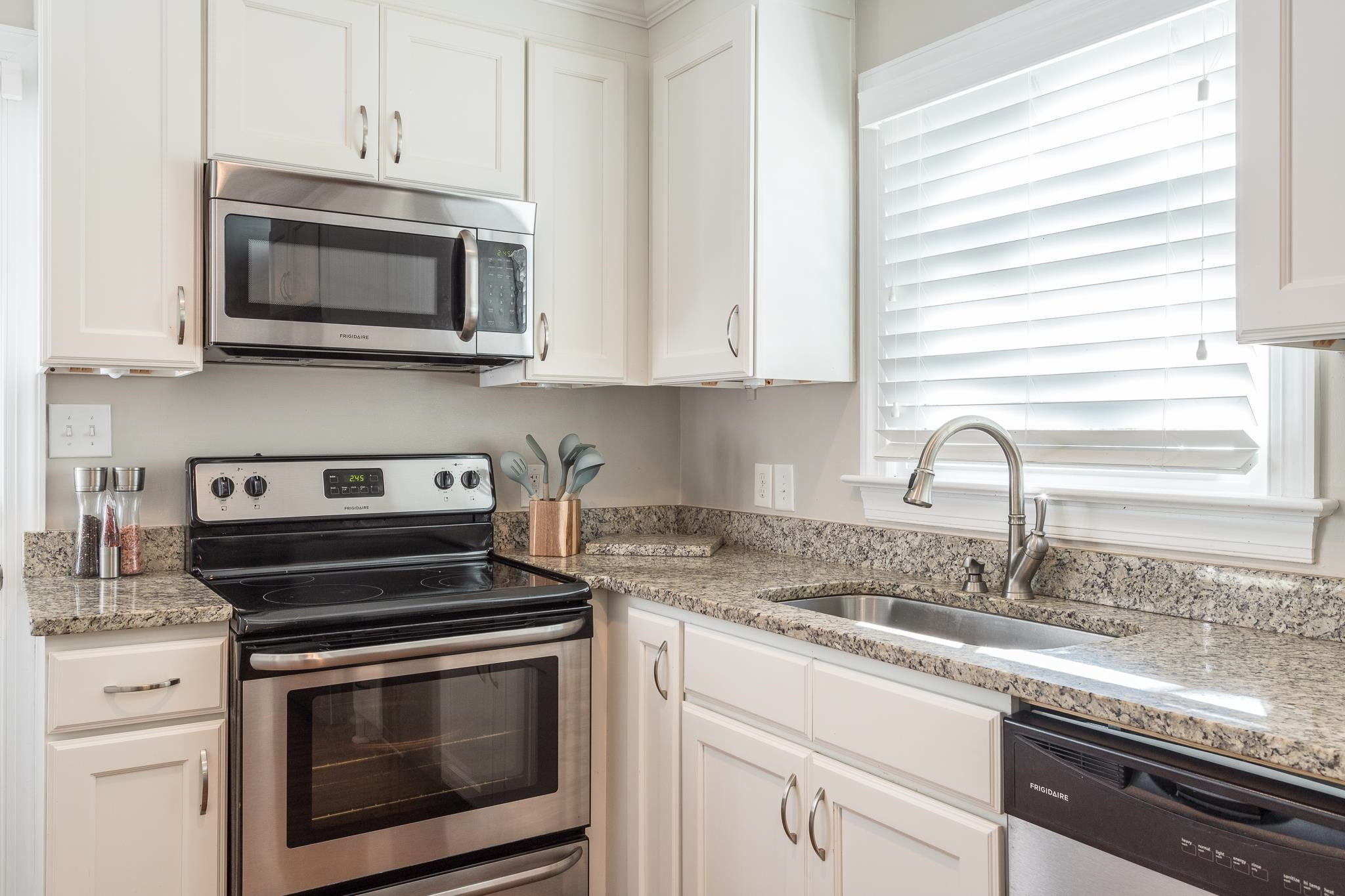 413 Ashebrook Drive Raleigh, NC 27609 - Photo 9 of 32 Photo 9