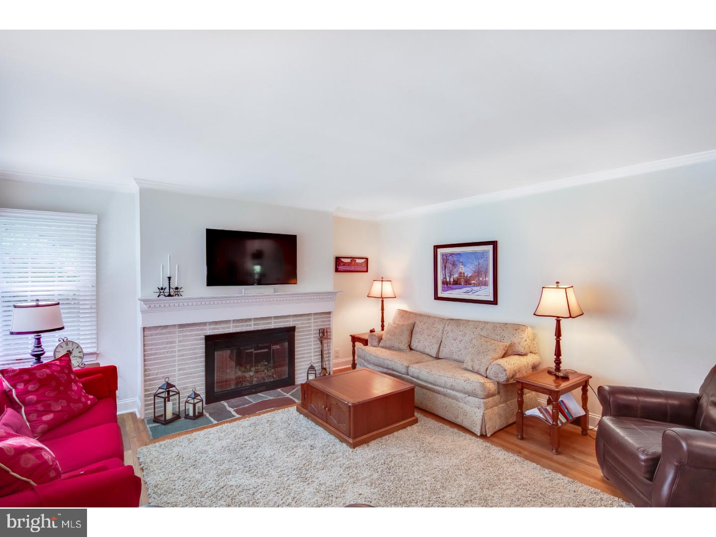 716 East Greenman Road Haddon Township, NJ 08033 - Photo 8 of 20 Living Room