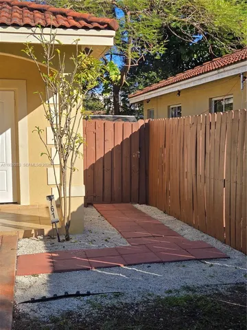 $1,950 | 761 Northwest 24th Court, Unit 761, Miami, FL 33125