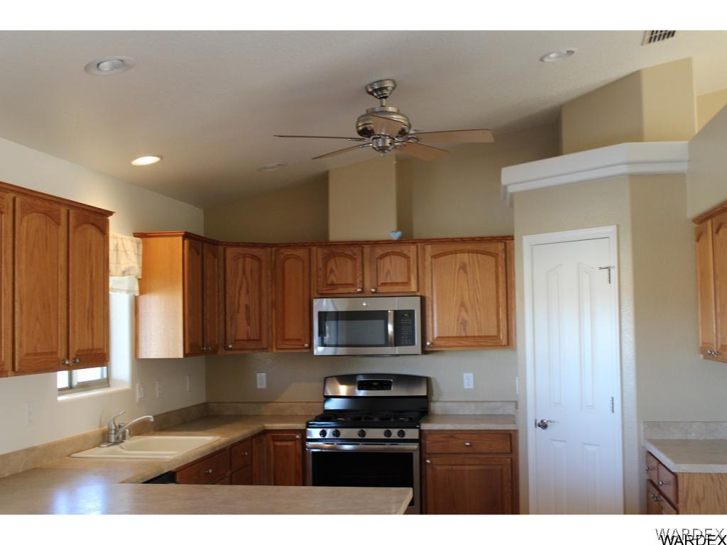 4255 East Cane Ranch Road Kingman, AZ 86401 - Photo 7 of 27 Kitchen