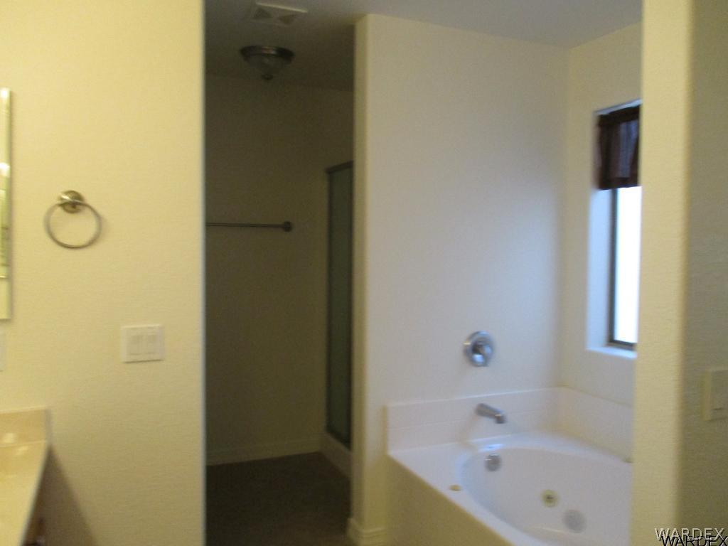 4255 East Cane Ranch Road Kingman, AZ 86401 - Photo 9 of 27 Master suite