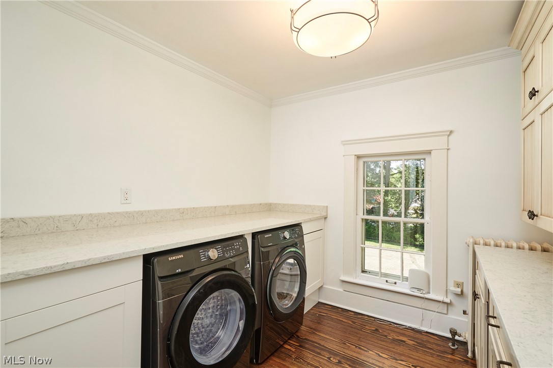 874 Merriman Road Akron, OH 44303 - Photo 28 of 50 1st floor laundry wth new quartz countertops