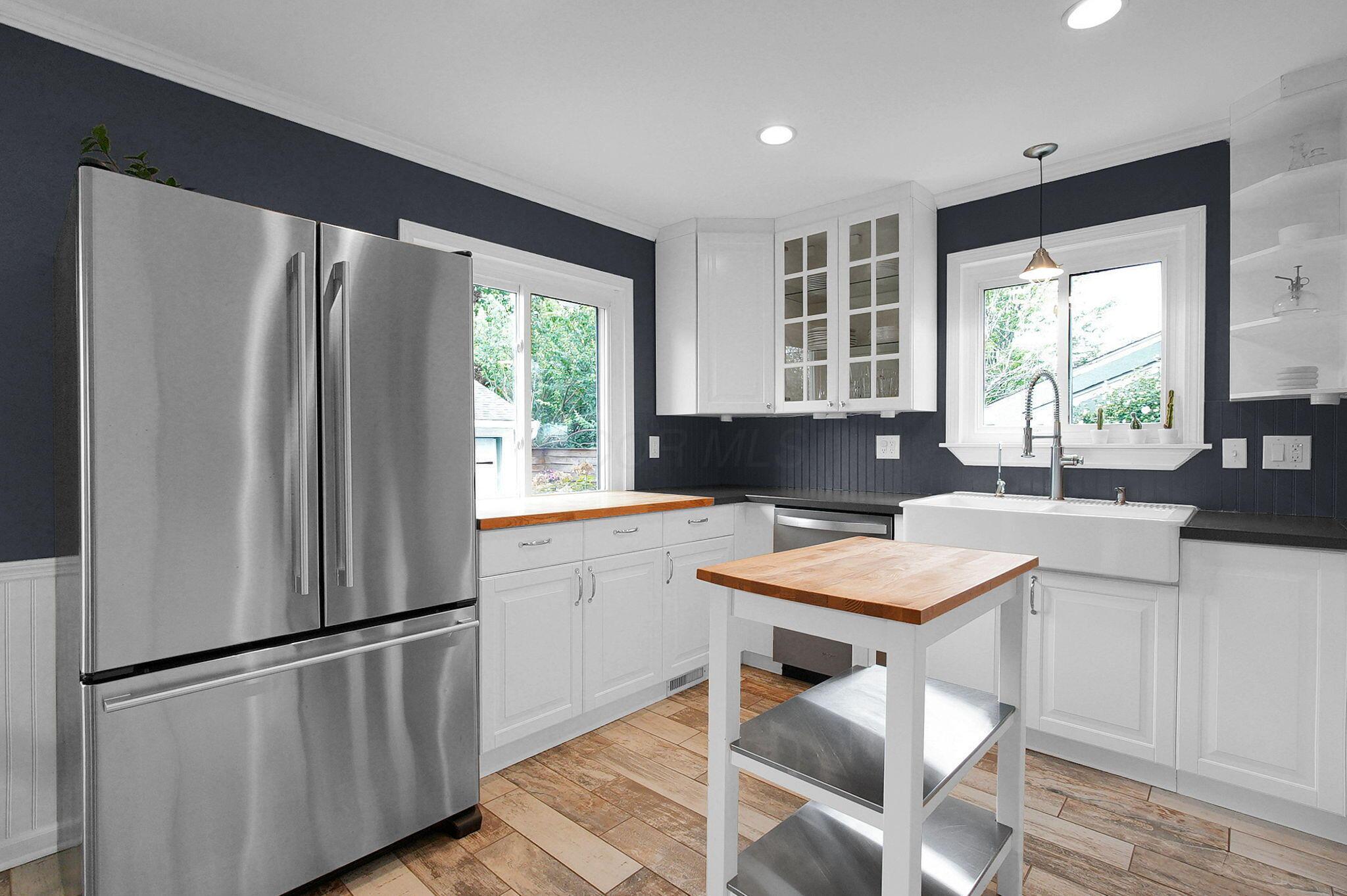2737 Cranford Road Columbus, OH 43221 - Photo 7 of 44 2737 Cranford Realtor BethanyB kitchen 4