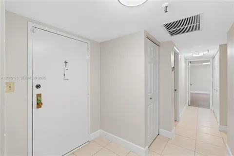 $285,000 | 671 Northeast 195th Street, Unit 121E, Miami, FL 33179