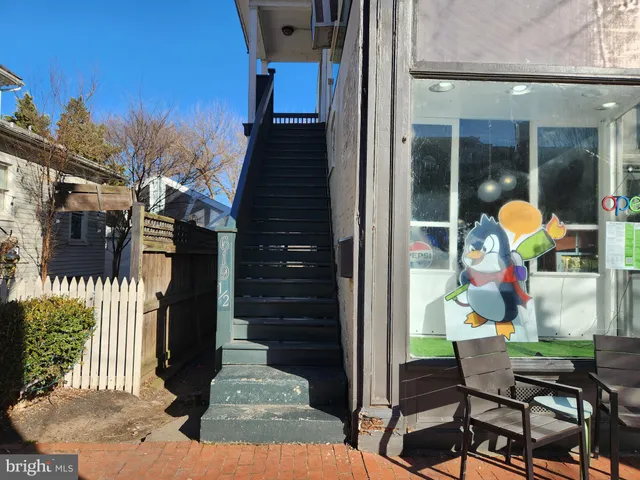 $1,800 | 619 Caroline Street, Unit 1/2, Fredericksburg, VA 22401