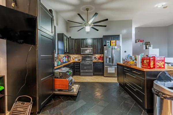 $269,999 | 3022 141st Place, Blue Island, IL 60406