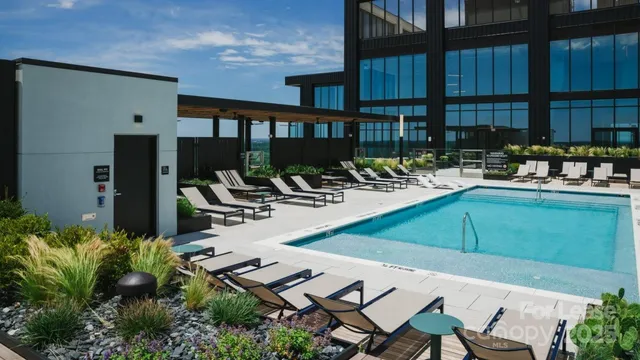 $5,200 | 2161 Hawkins Street, Unit 1VP, Charlotte, NC 28203