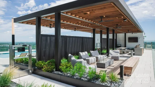 $5,200 | 2161 Hawkins Street, Unit 1VP, Charlotte, NC 28203