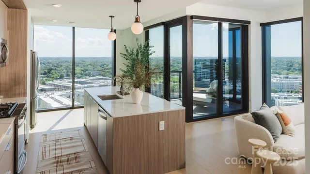 $5,200 | 2161 Hawkins Street, Unit 1VP, Charlotte, NC 28203