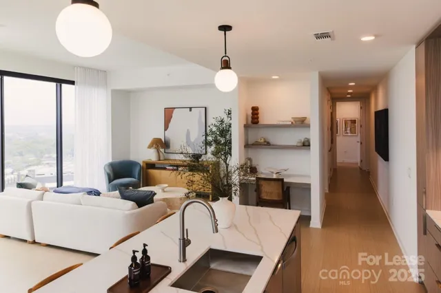 $5,200 | 2161 Hawkins Street, Unit 1VP, Charlotte, NC 28203