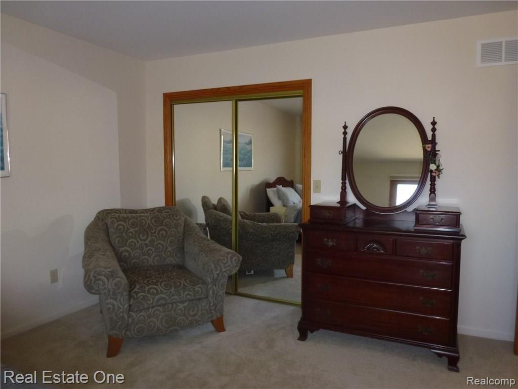 2176 Rochelle Park Drive, Unit 108 Rochester, MI 48309 - Photo 37 of 42 P1060312.JPG