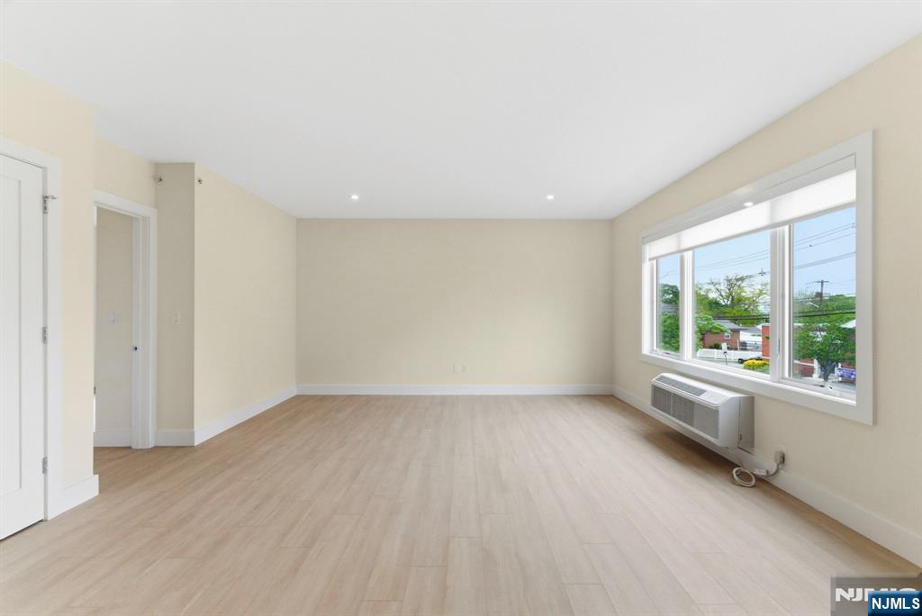 850 Broad Avenue, Unit B Ridgefield, NJ 07657 - Photo 3 of 22
