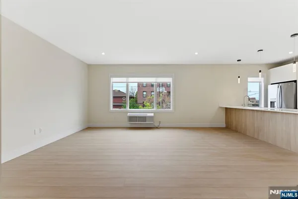 $3,349 | 850 Broad Avenue, Unit B, Ridgefield, NJ 07657