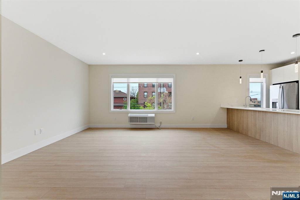 850 Broad Avenue, Unit B Ridgefield, NJ 07657 - Photo 4 of 22
