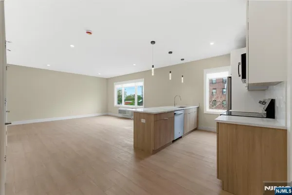 $3,349 | 850 Broad Avenue, Unit B, Ridgefield, NJ 07657