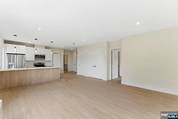 $3,349 | 850 Broad Avenue, Unit B, Ridgefield, NJ 07657