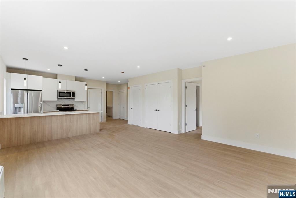 850 Broad Avenue, Unit B Ridgefield, NJ 07657 - Photo 9 of 22