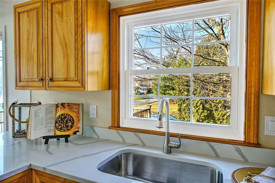 2 Simmons Road Barrington, RI 02806 - Photo 12 of 27 Gallery Image 12