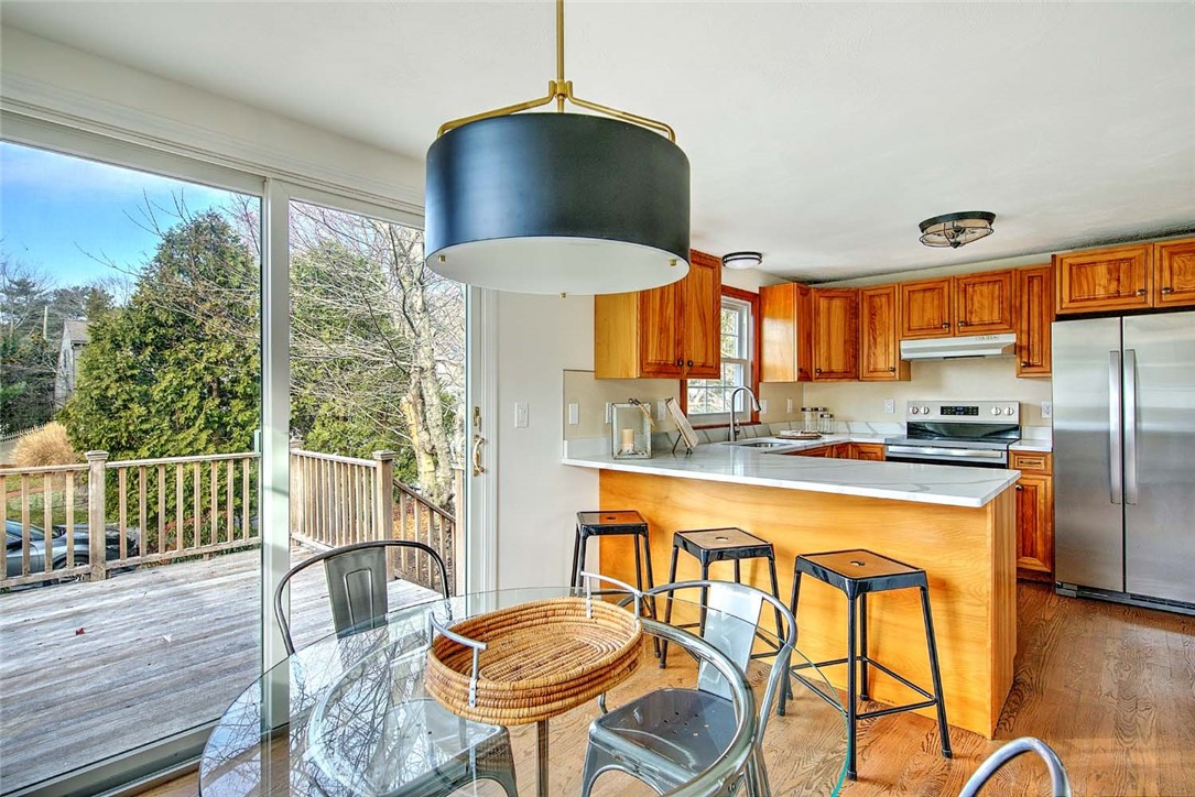 2 Simmons Road Barrington, RI 02806 - Photo 8 of 27 Gallery Image 8