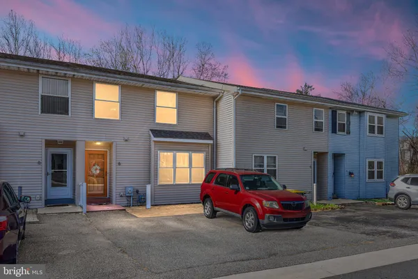 $345,000 | 6 Lower Valley Lane, Newark, DE 19711