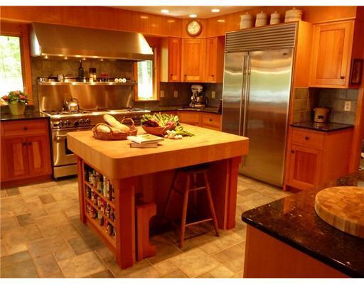 127 Perkins Point Road Newcastle, ME 04553 - Photo 8 of 25 Kitchen.