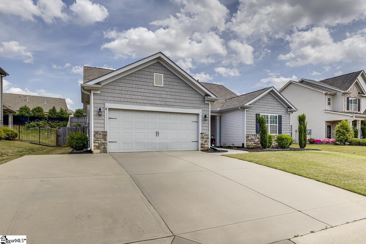 411 Bucklebury Road Greer, SC 29651 - Photo 3 of 45 Gallery Image 3