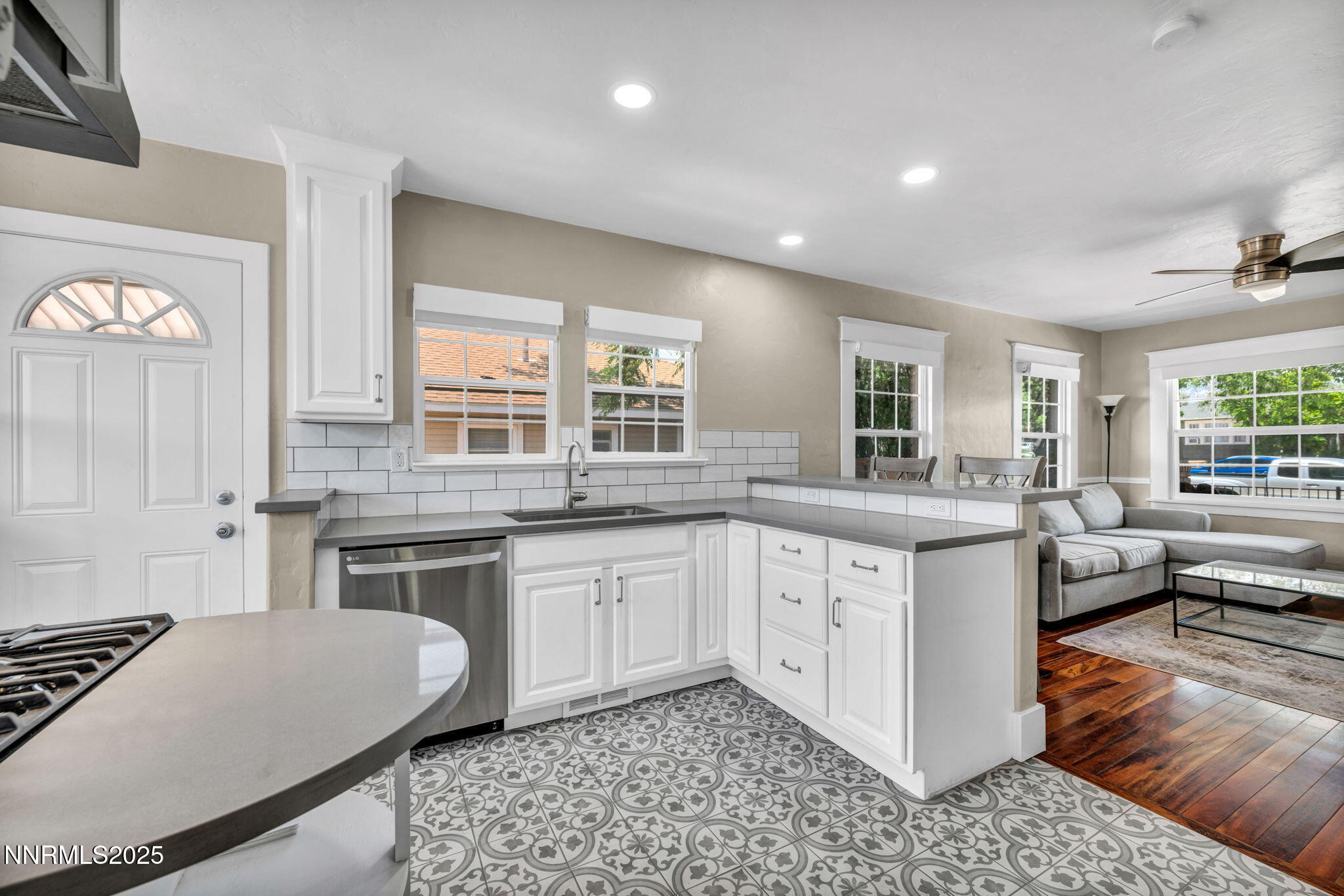 960 Ralston Street Reno, NV 89503 - Photo 5 of 59 44-web-or-mls-960-ralston-st