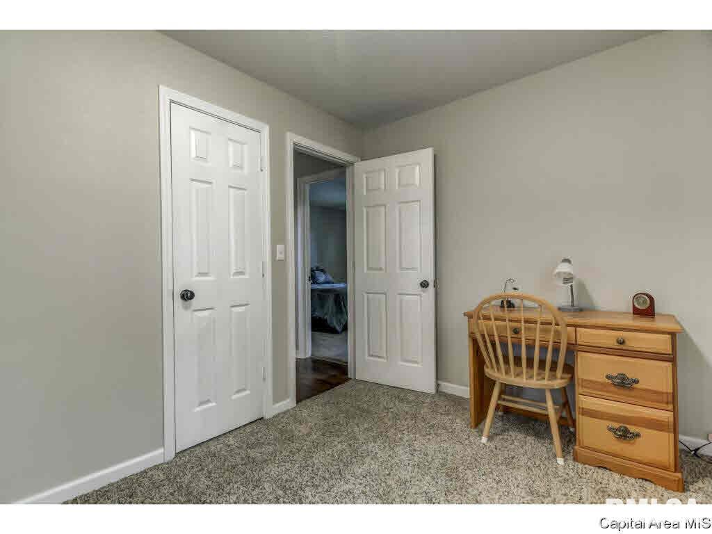 553 East Andrew Road Springfield, IL 62707 - Photo 12 of 17 Gallery Image 12