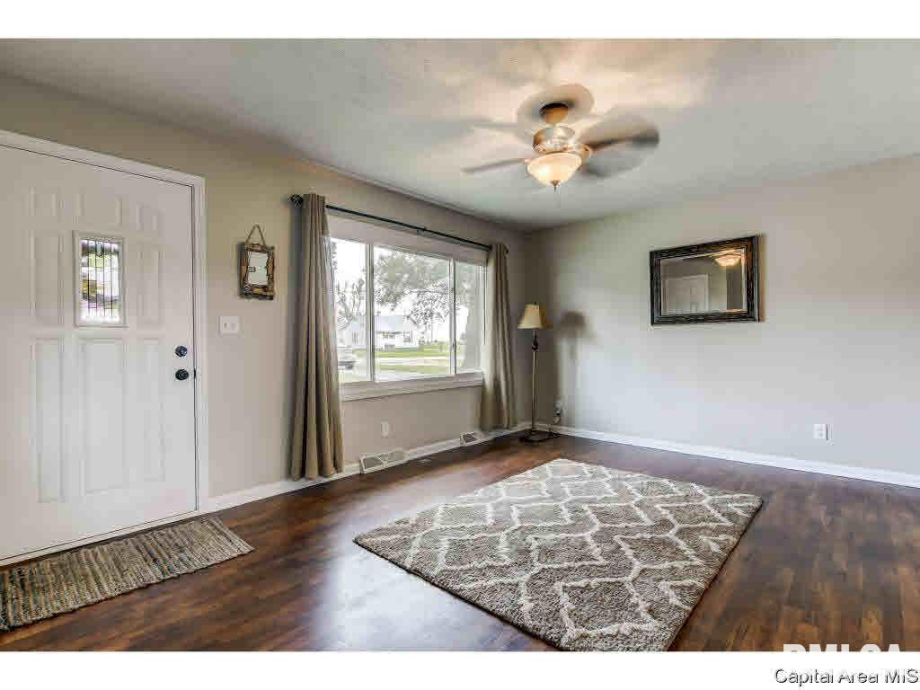 553 East Andrew Road Springfield, IL 62707 - Photo 3 of 17 Gallery Image 3
