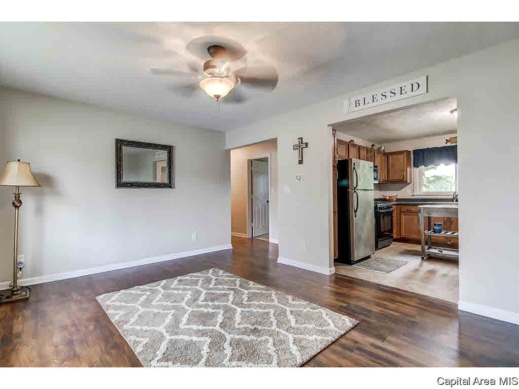 553 East Andrew Road Springfield, IL 62707 - Photo 4 of 17 Gallery Image 4