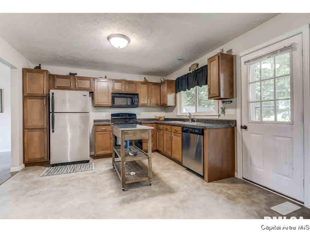 553 East Andrew Road Springfield, IL 62707 - Photo 5 of 17 Gallery Image 5