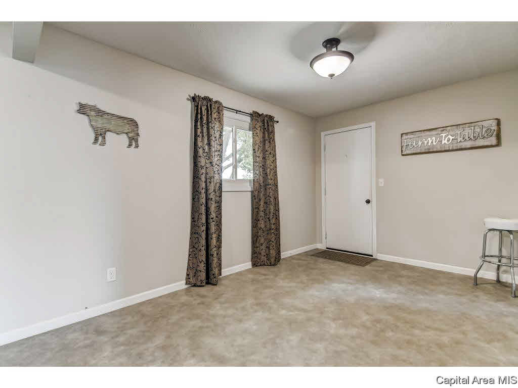 553 East Andrew Road Springfield, IL 62707 - Photo 9 of 17 Gallery Image 9