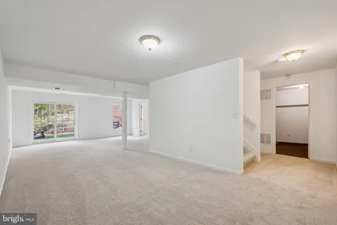 $922,000 | 15056 Brown Post Lane, Centreville, VA 20121