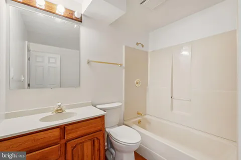 $922,000 | 15056 Brown Post Lane, Centreville, VA 20121