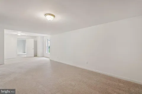 $922,000 | 15056 Brown Post Lane, Centreville, VA 20121