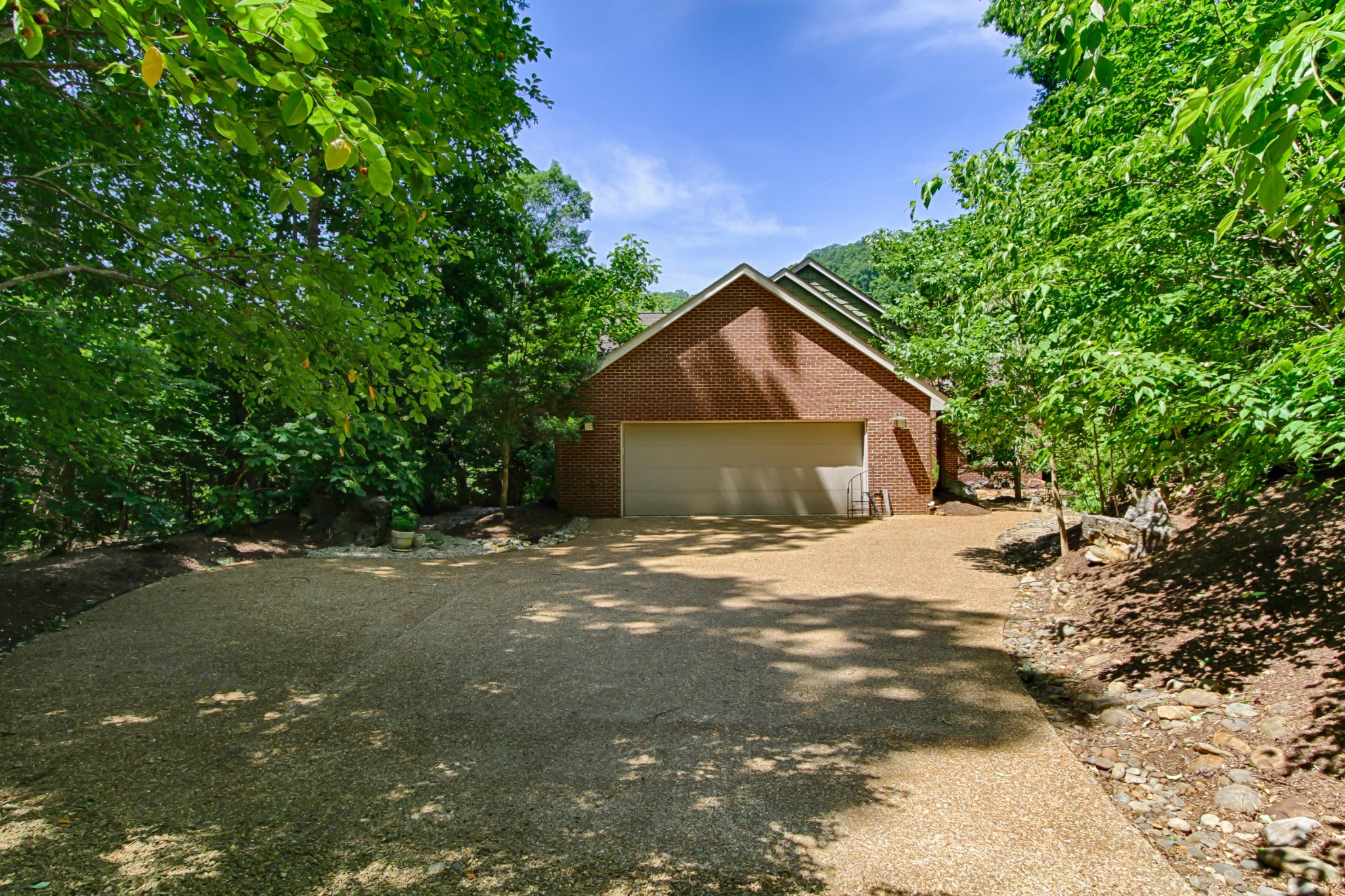 984 Fox Ridge Lane Caryville, TN 37714 - Photo 1 of 39 Gallery Image 1