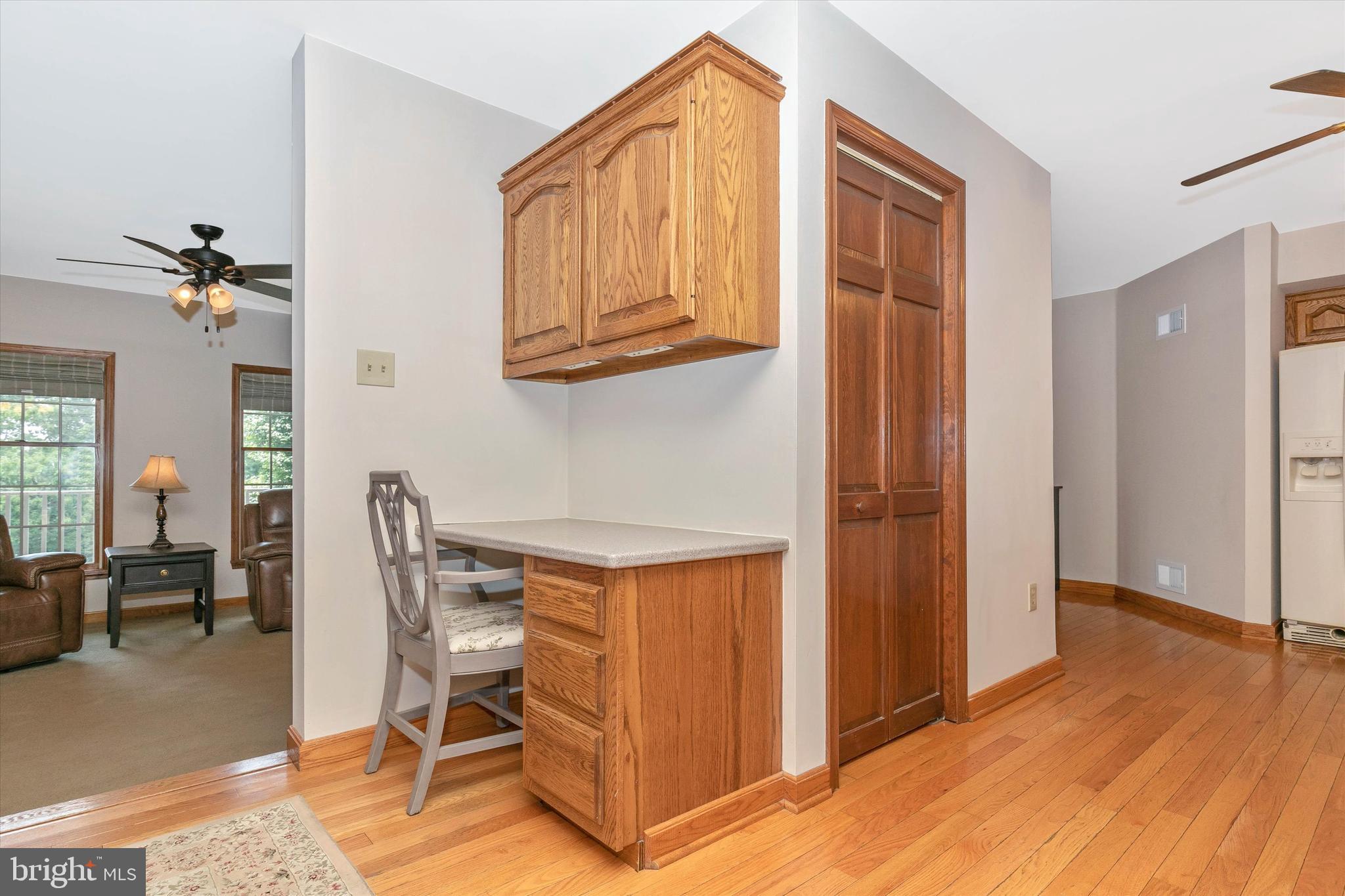 20804 Townsend Road Rohrersville, MD 21779 - Photo 20 of 49 Built in desk