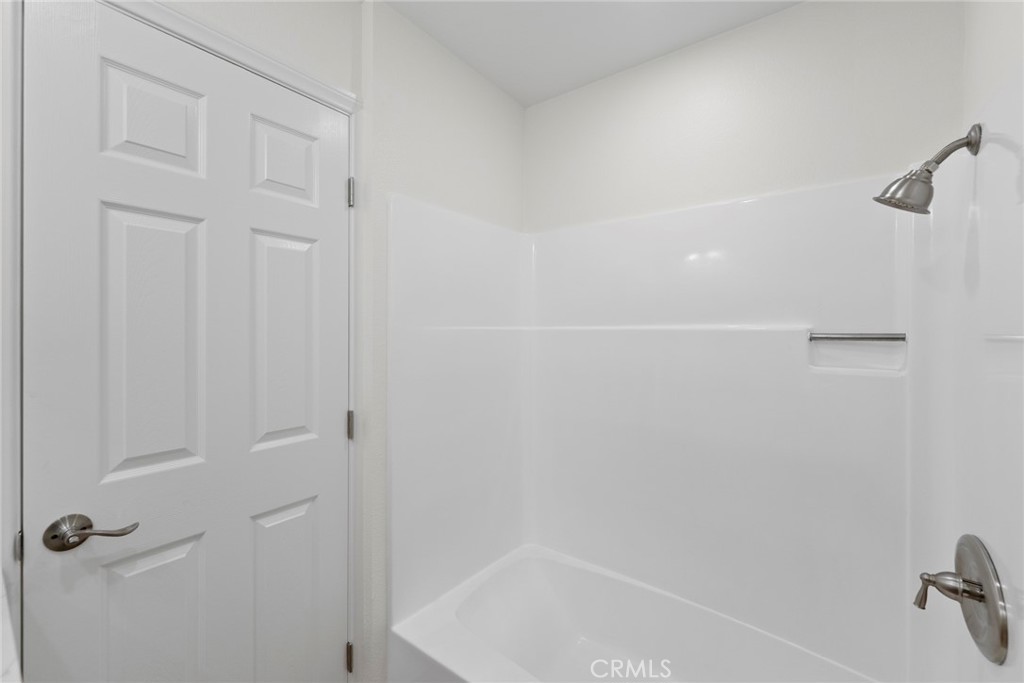 711 West 1st Street Santa Ana, CA 92701 - Photo 12 of 23 a close up of a bathtub