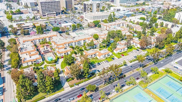 $499,999 | 711 West 1st Street, Santa Ana, CA 92701