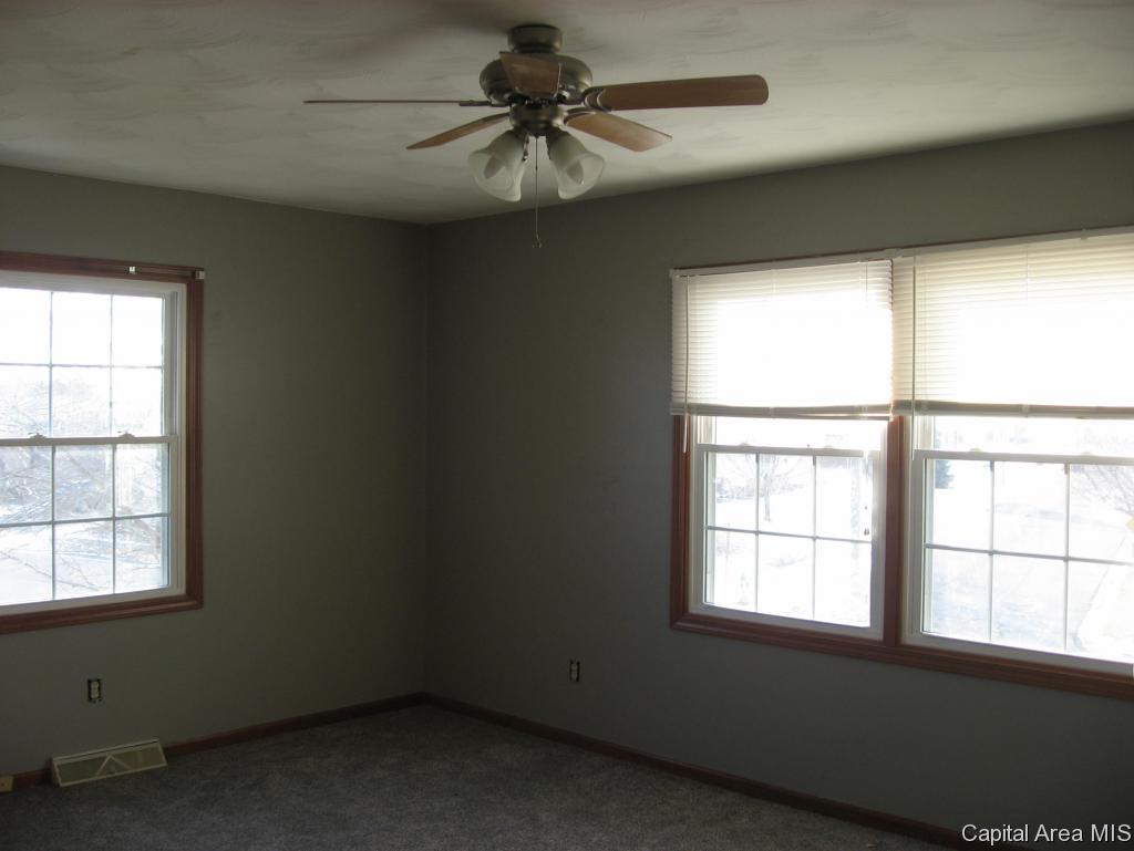4216 Deming Drive Springfield, IL 62703 - Photo 17 of 21