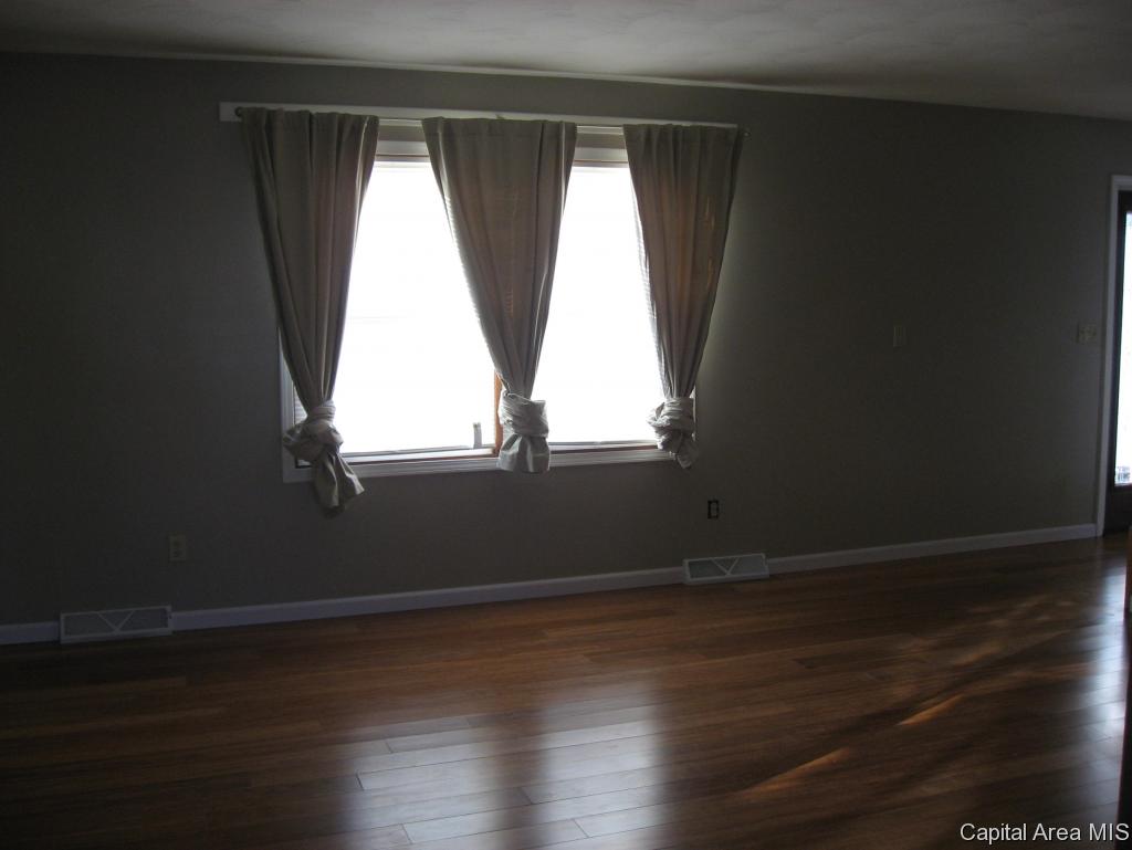 4216 Deming Drive Springfield, IL 62703 - Photo 8 of 21