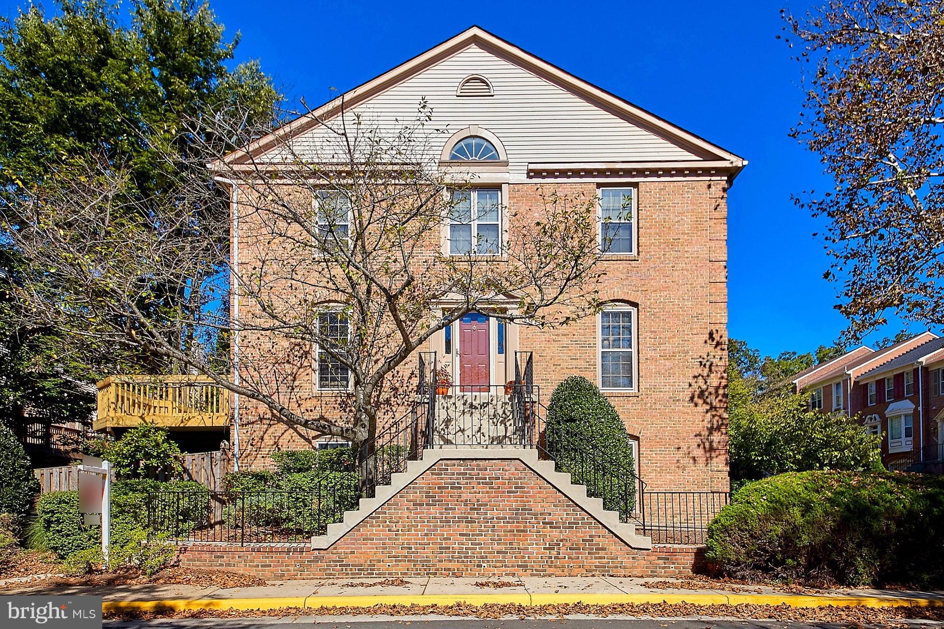 6514 Serenade Place Springfield, VA 22150 - Photo 2 of 30 Exterior (General)